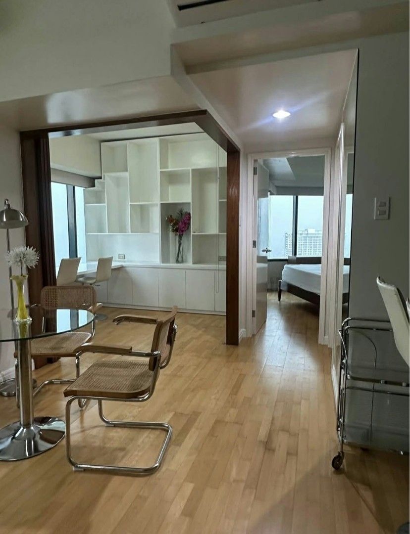 For rent (Category: Apartments & Condos) located in Makati City. Submitted by mikeebuena04636 (Listing ID 1468913453, Image 3). Description: FOR LEASE ONE ROCKWELL EAST TOWER 2 bedrooms, 2 toilet & bath, 36th floor 70 sqm with a parking slot near the elevator. 3 function rooms, 85k a month. 27M gross (negotiable).