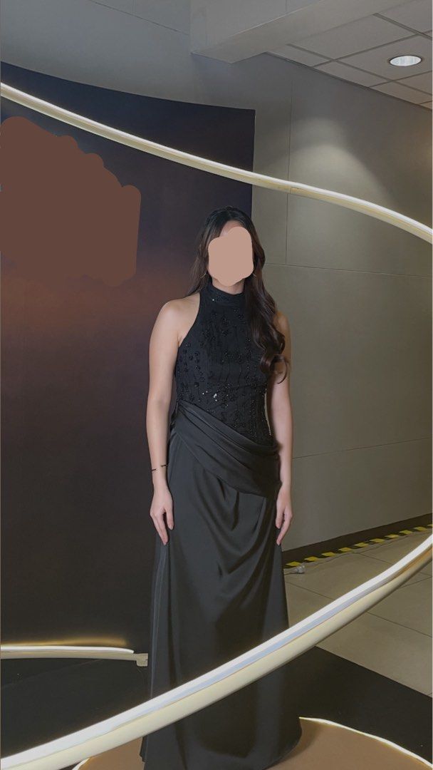 for RENT: black long gown (Category: Evening dresses & gowns) located in Manila. Submitted by ellamnl (Listing ID 1468776112, Image 1). Description: P700 for 3 days RENT (day 1 -pickup, day 2 - event, day 3 - return). P500 refundable security deposit. the dress is for pickup only, no physical store. measurements: fits 36-38 bust, 27-28 waist, up to 40 hips. length is 64 inches, top to bottom. .