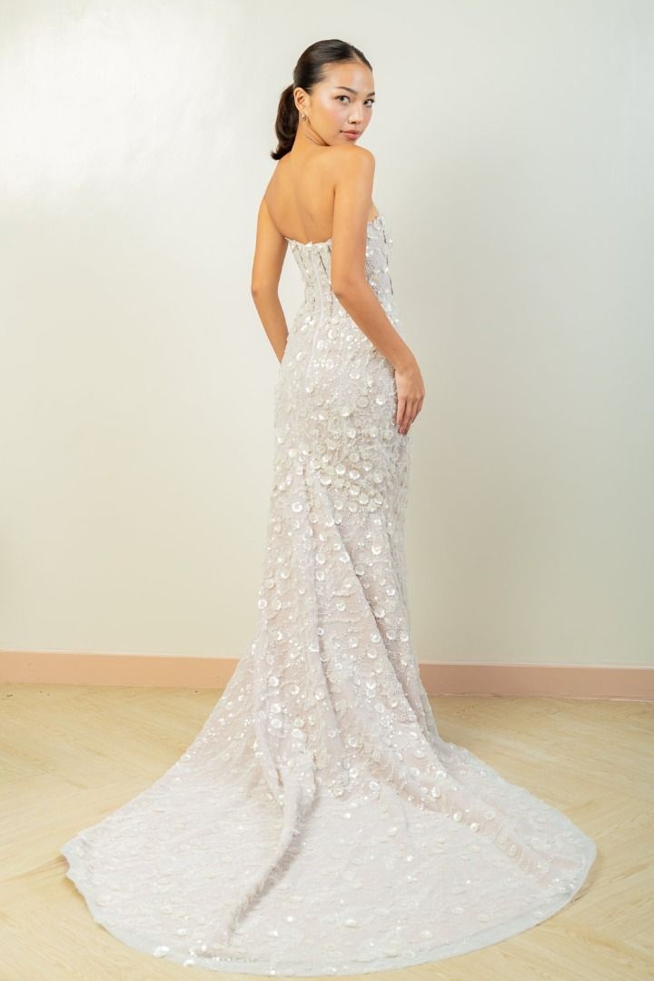 FOR RENT: Denesse Ramirez Strapless Floral Train Gown (White) (Category: Evening dresses & gowns) located in Quezon City. Submitted by larentamnl (Listing ID 1468788397, Image 2). Description: READ T&C BEFORE RENTING » rental fee: ₱6,800 » refundable security deposit: ₱500 » this is good for 4-day use only. Additional ₱300/day » rates are charged per calendar day, not per 24 hours. » studio fittings by walk-in / appointment | Tue to Sun: 10 AM – 