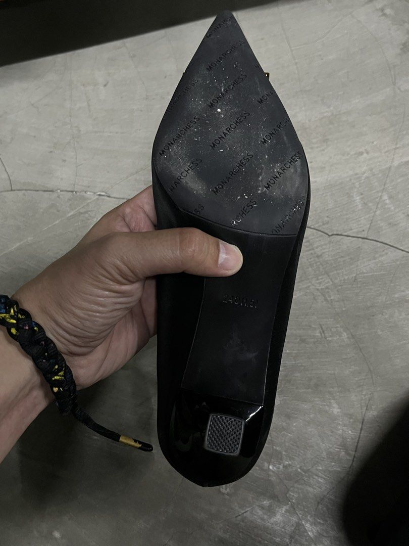 FOR SALE (Category: Heels) located in Bulacan. Submitted by sef19 (Listing ID 1468847270, Image 2). Description: MAUD FRIZON - size : 24.5 condition : excellent price : ₱1,680 - mop : gcash / jnt pm 📩📩📩 📍BULACAN.