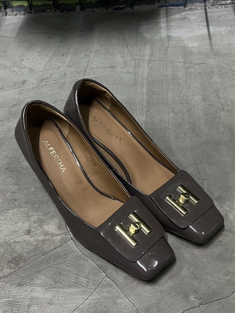 FOR SALE (Category: Heels) located in Bulacan. Submitted by sef19 (Listing ID 1468847963, Image 2). Description: MAUD FRIZON - size : 23.5-24 condition : excellent price : ₱1,680 - mop : gcash / jnt pm 📩📩📩 📍BULACAN.