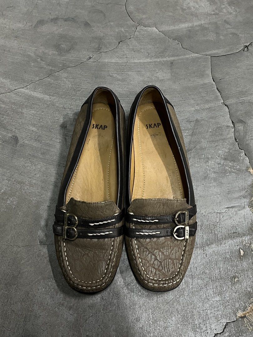 FOR SALE (Category: Loafers) located in Bulacan. Submitted by sef19 (Listing ID 1468848760, Image 1). Description: MAUD FRIZON - size : 24.5 - 25 condition : excellent price : ₱1,680 - mop : gcash / jnt pm 📩📩📩 📍BULACAN.