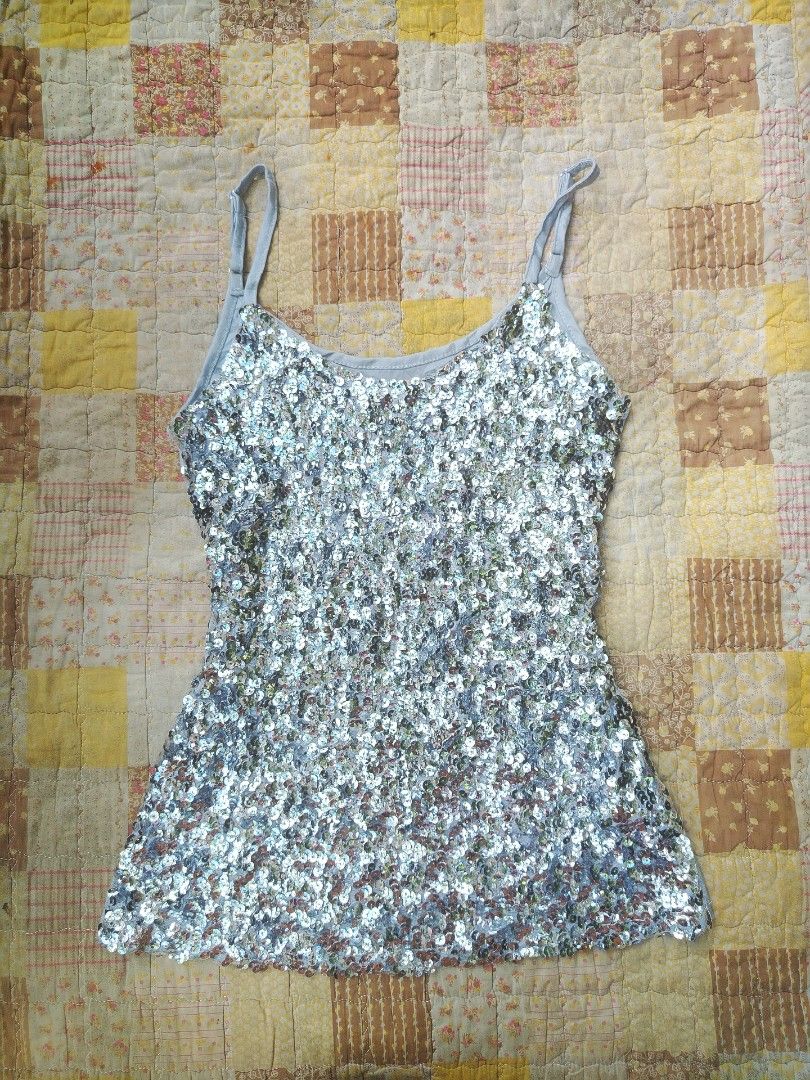 For take all 8 pcs y2k tops (Category: Activewear) located in Manila. Submitted by wildfairylyn (Listing ID 1468842395, Image 3). Description: No major issue all items in good condition to fast buyer only nego for sure buyer.