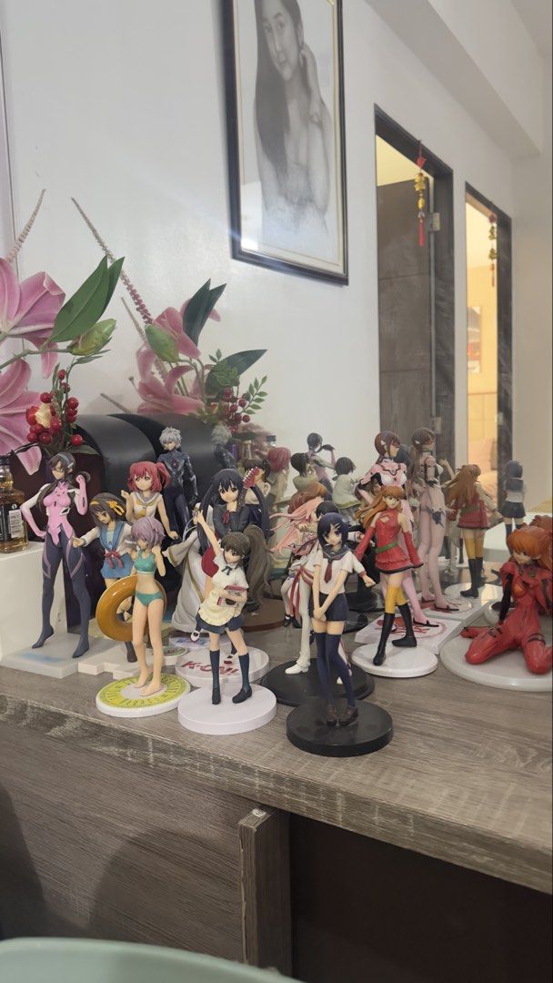 For take all figurine japan stuff (Category: Figurines & Statues) located in Paranaque City. Submitted by estrella.gretchen26 (Listing ID 1468746987, Image 1). Description: For take all bought in japan Rfs need funds .