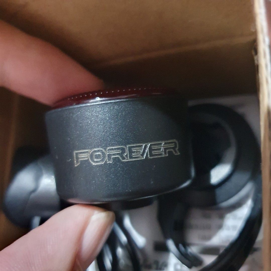 Forever Bicycle LED Tail Light Type C Rechargeable (Category: Bicycles) located in Caloocan City. Submitted by 444_k (Listing ID 1468913374, Image 3). Description: - Brand: Forever bike taillight - Condition: Brand new - Inclusions: Saddle and seatpost mounting bracket, and USB Type C charging cable (not smart brake tail light).