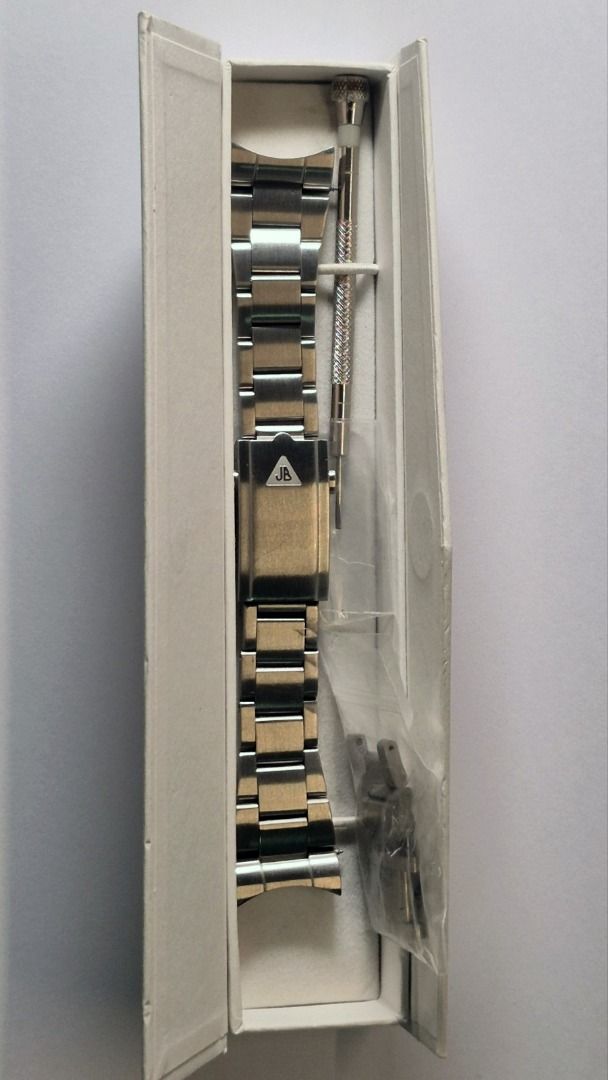 Forstner Model O Bracelet for Tudor Black Bay (Category: Luxury Watches) located in Manila. Submitted by wattanabe (Listing ID 1468855111, Image 2). Description: - Model: Forstner Model O bracelet designed for Tudor Black Bay watches Forstner Model O for Tudor Black Bay Series Solid 316L stainless steel, including solid steel end piece. Classic oyster-style design with fully brushed finish. Links removable conveniently via a single-screw system. 