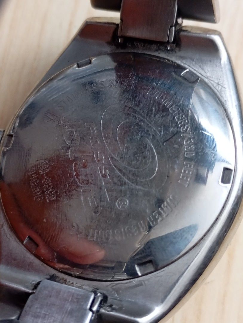 Fossil (Category: Men's Watches) located in Las Pinas. Submitted by quick_deals_great_finds2 (Listing ID 1468750077, Image 3). Description: Original slightly used Quartz with battery 38mm medium fits wrist 6.8 inches.