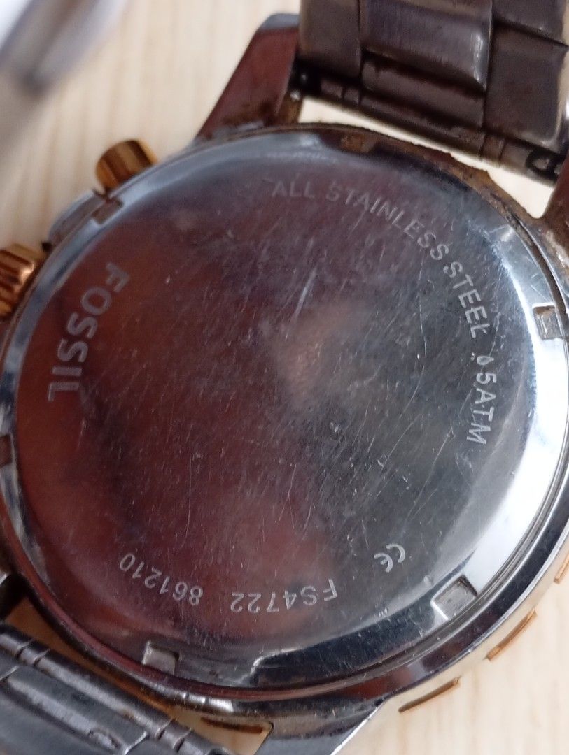 Fossil big size (Category: Men's Watches) located in Las Pinas. Submitted by quick_deals_great_finds2 (Listing ID 1468743184, Image 3). Description: Original good working condition Quartz chronograph with battery Big size 45mm fits wrist 7.2 inches.