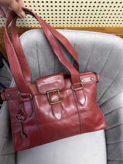 (Category: ) located in . Submitted by prettyold.bags (Listing ID 1468840754, Image 1). Description: .