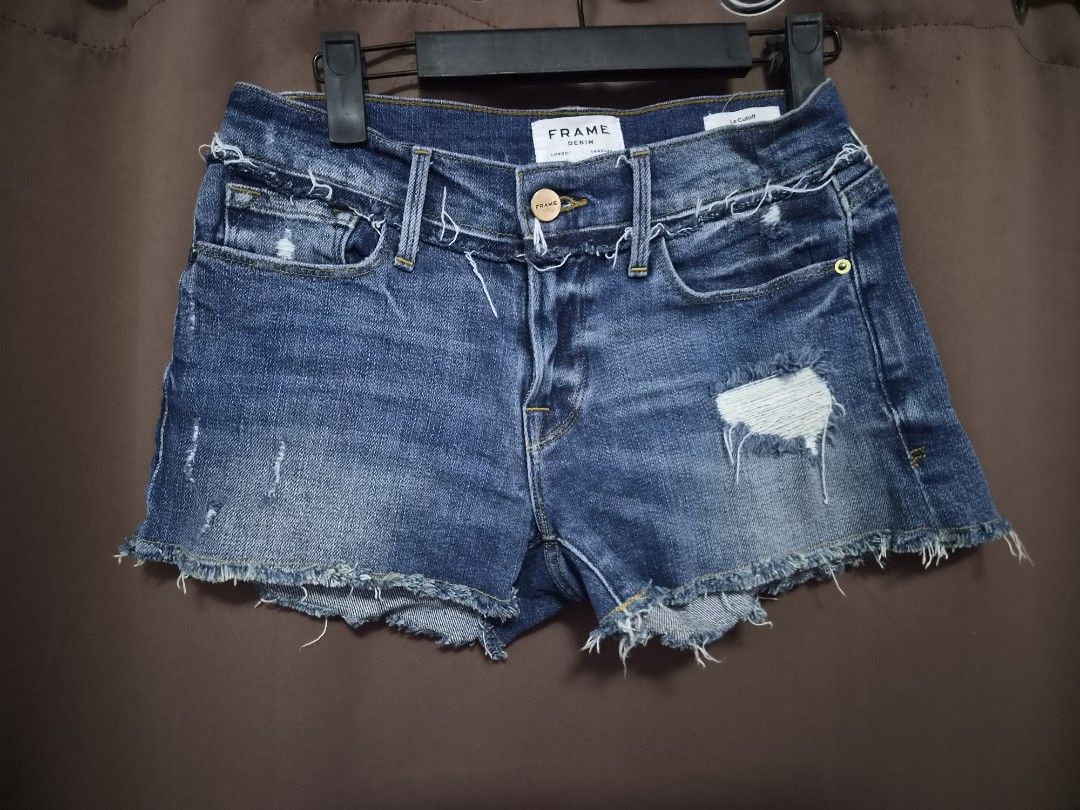 Frame denim shorts (Category: Shorts) located in Malolos. Submitted by aemcloset (Listing ID 1468857555, Image 1). Description: size 26 medida rise 8 length 10 semi stretch.