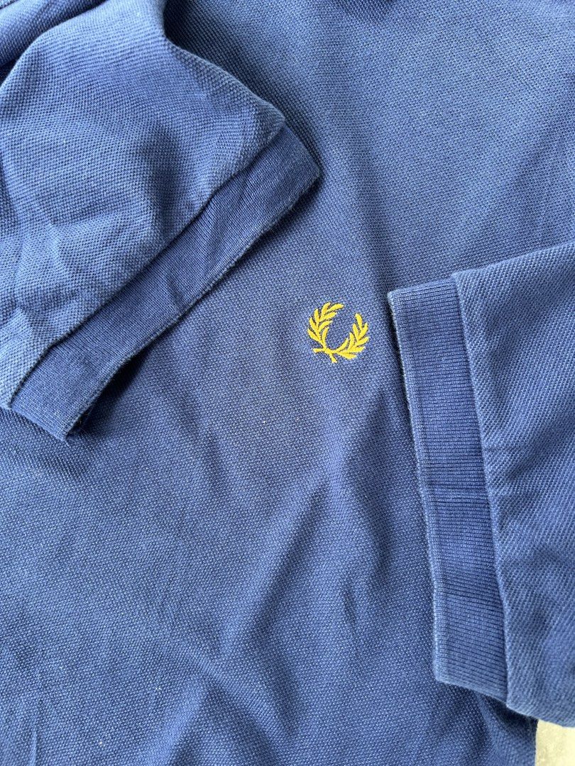 Fredperry Polo Shirt (Category: Tshirts & Polo Shirts ) located in Makati City. Submitted by roldanamparo (Listing ID 1468764714, Image 2). Description: Fredperry Polo Shirt Color rate 9/10 Issue:Minimal line collar fold Size:Small •Width:19.5 •Length:28 Pm📩.
