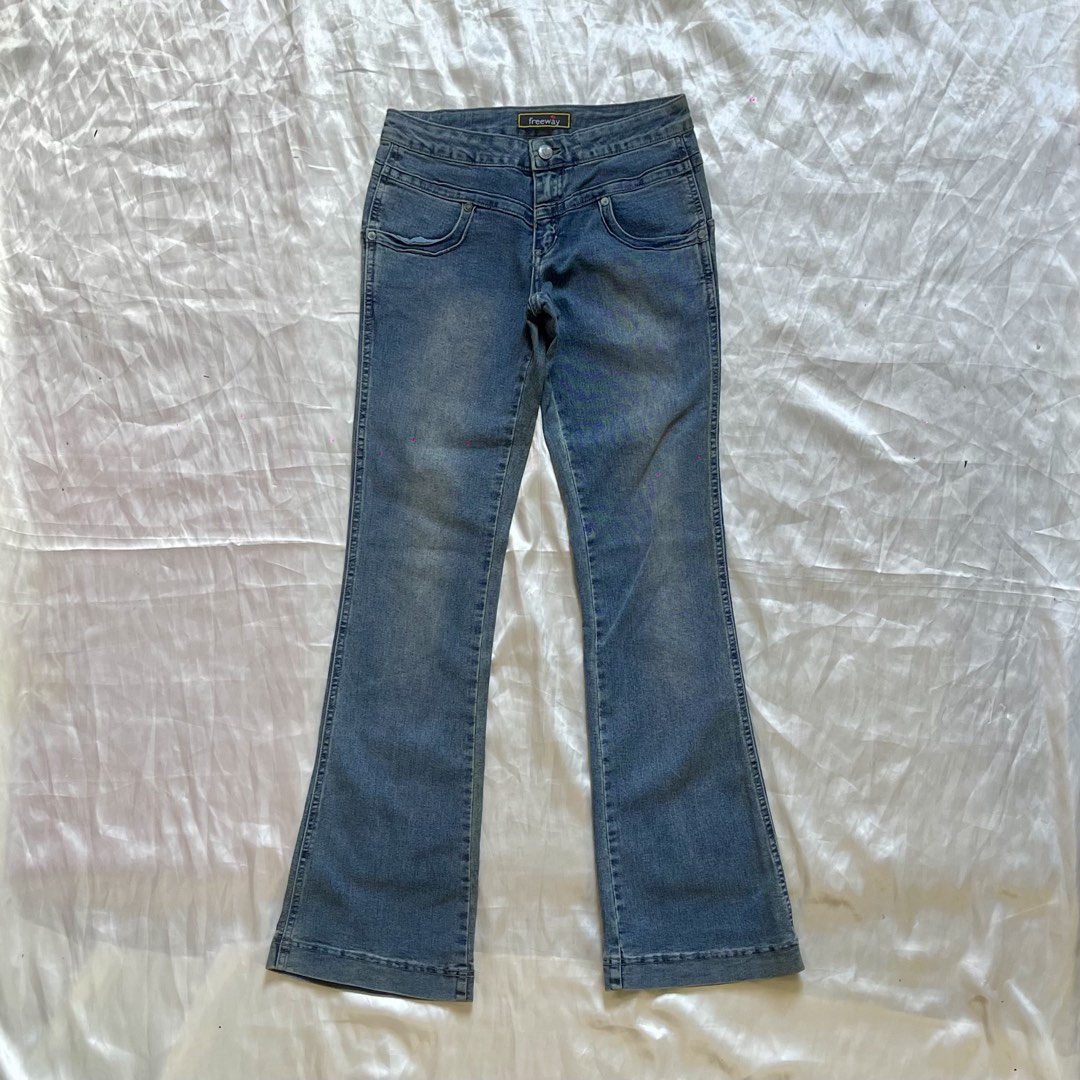 Mobil Capris Freeway Lowrise Wideleg Pants, Women's Fashion, Bottoms, Jeans on Carousell