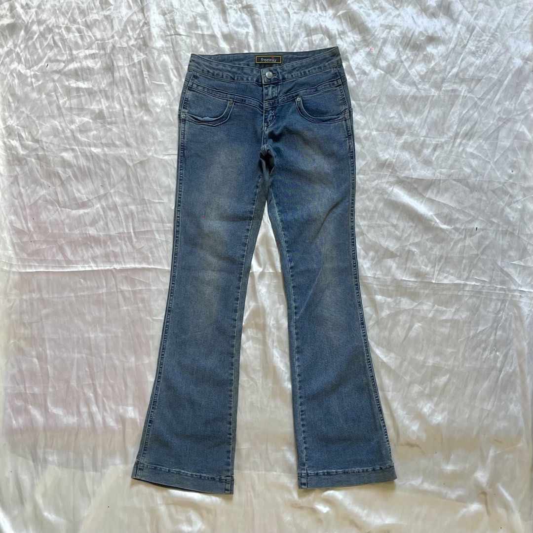 Freeway Lowrise Wideleg Pants (Category: Jeans) located in Manila. Submitted by oc.wardrobe (Listing ID 1468727381, Image 1). Description: .
