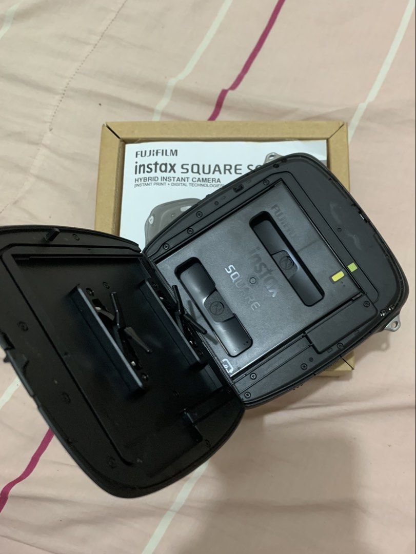 Fujifilm Instax Square SQ10 (Category: Cameras) located in Tanza. Submitted by yookie_rnx (Listing ID 1468869561, Image 3). Description: 8000₱ (Negotiable) -Rarely Used -No issues -Slight Signs of Use Inclusions: -Camera -Full Box with Manual -Hand Strap -Strap (Medyo madumi pwede not included). -USB to Micro USB charger (No Micro SD) RFS: Not used anymore.