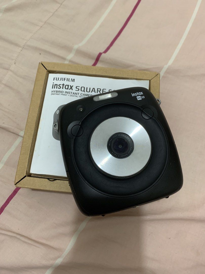 Fujifilm Instax Square SQ10 (Category: Cameras) located in Tanza. Submitted by yookie_rnx (Listing ID 1468869561, Image 1). Description: 8000₱ (Negotiable) -Rarely Used -No issues -Slight Signs of Use Inclusions: -Camera -Full Box with Manual -Hand Strap -Strap (Medyo madumi pwede not included). -USB to Micro USB charger (No Micro SD) RFS: Not used anymore.