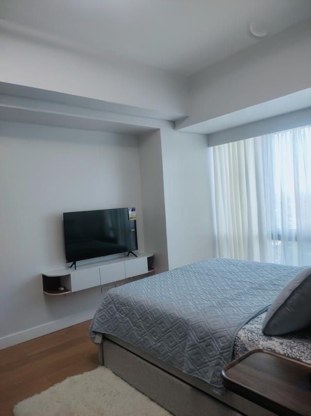 FULLY FURNISHED 1 BEDROOM (Category: Apartments & Condos) located in Makati City. Submitted by theacd (Listing ID 1468795874, Image 3). Description: Near Greenbelt Mall.