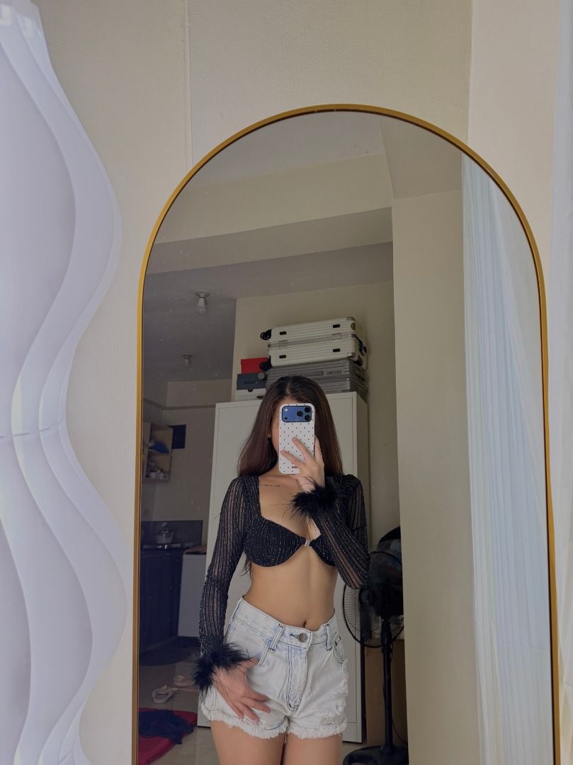 Fur Bra Top (Category: Others Tops) located in Mandaluyong City. Submitted by prelovedbyrinoa_ (Listing ID 1468857361, Image 2). Description: Preloved — wear once ♡ Size: XS ♡ Location: Mandaluyong City ♡ Lalamove / Grab Express available.