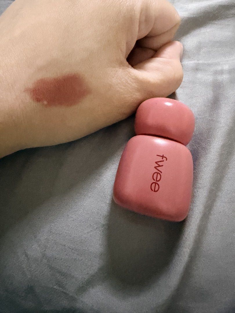FWEE LIP AND CHEEK (Category: Makeup) located in Quezon City. Submitted by bloompicks (Listing ID 1468874871, Image 2). Description: Used 3-4x. Matte finish for lips and cheeks.