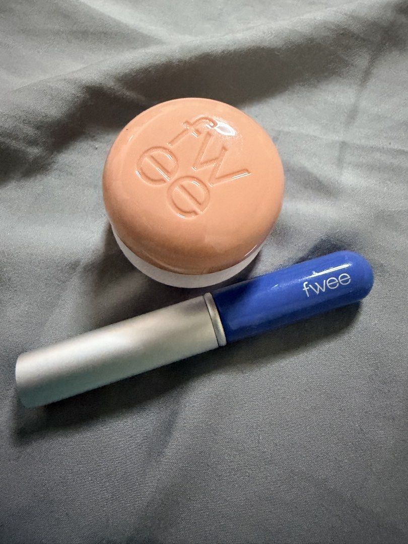 FWEE lip and cheeky blurry pudding pot (Category: Makeup) located in Quezon City. Submitted by bloompicks (Listing ID 1468879620, Image 1). Description: 95% full. Comes with fingerlike lip brush mini. 900 value. Lip and cheek color.
