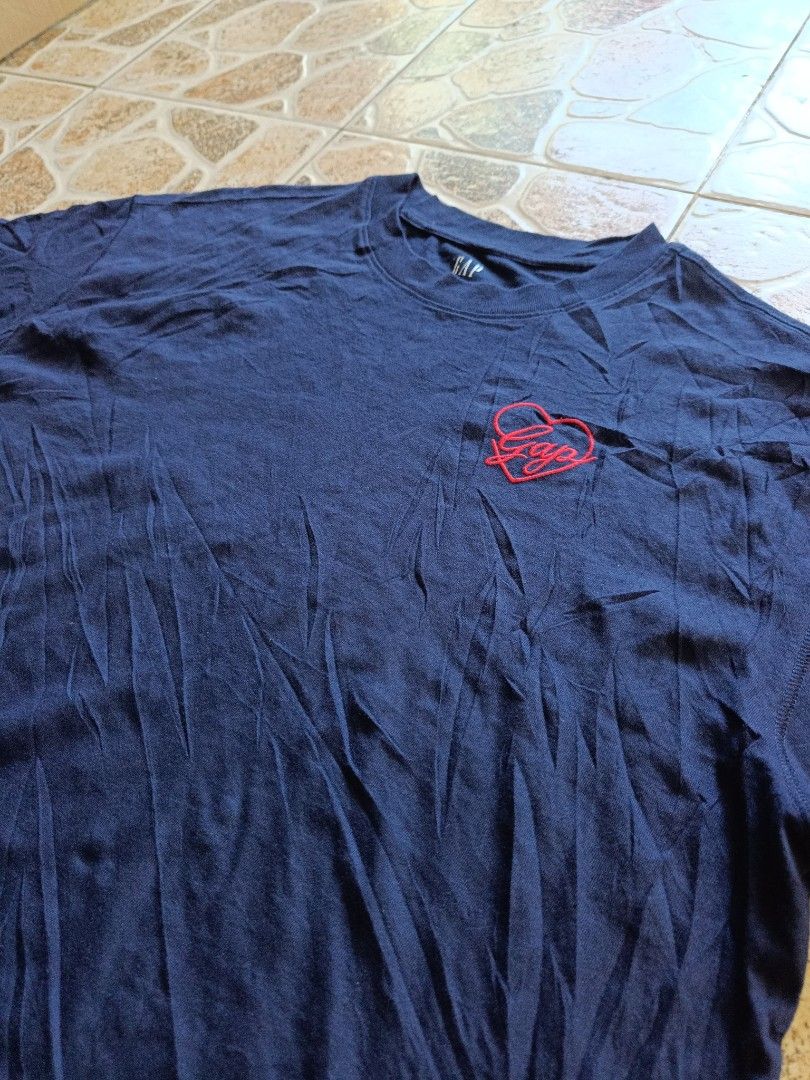 GAP "I LOVE GAP" TEE (Category: Tshirts & Polo Shirts ) located in Davao. Submitted by thrift.it.denzz (Listing ID 1468837192, Image 2). Description: GAP - SIZE LARGE W23 L26.5 - GOOD AS NEW CONDITION - NEED WASH -🏷️380 NEGOTIABLE ADD SHIPPING FEE 📩DM📩.