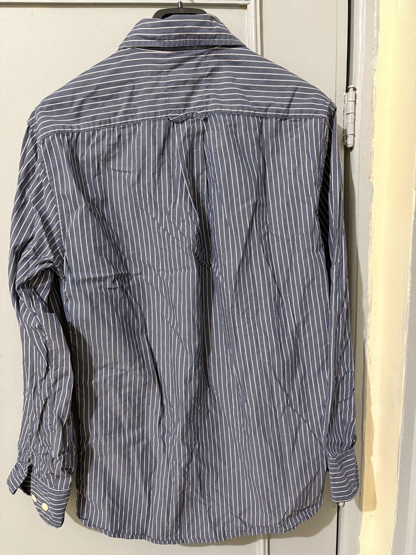 Gap Oxford Longsleeves (Category: Formal Shirts) located in Quezon City. Submitted by jindori._. (Listing ID 1468736499, Image 2). Description: Dimensions (Widthxlength): 19 x27 Color Rate: 10/10 Need Wash Color may vary due to lighting Ship out every weekends.