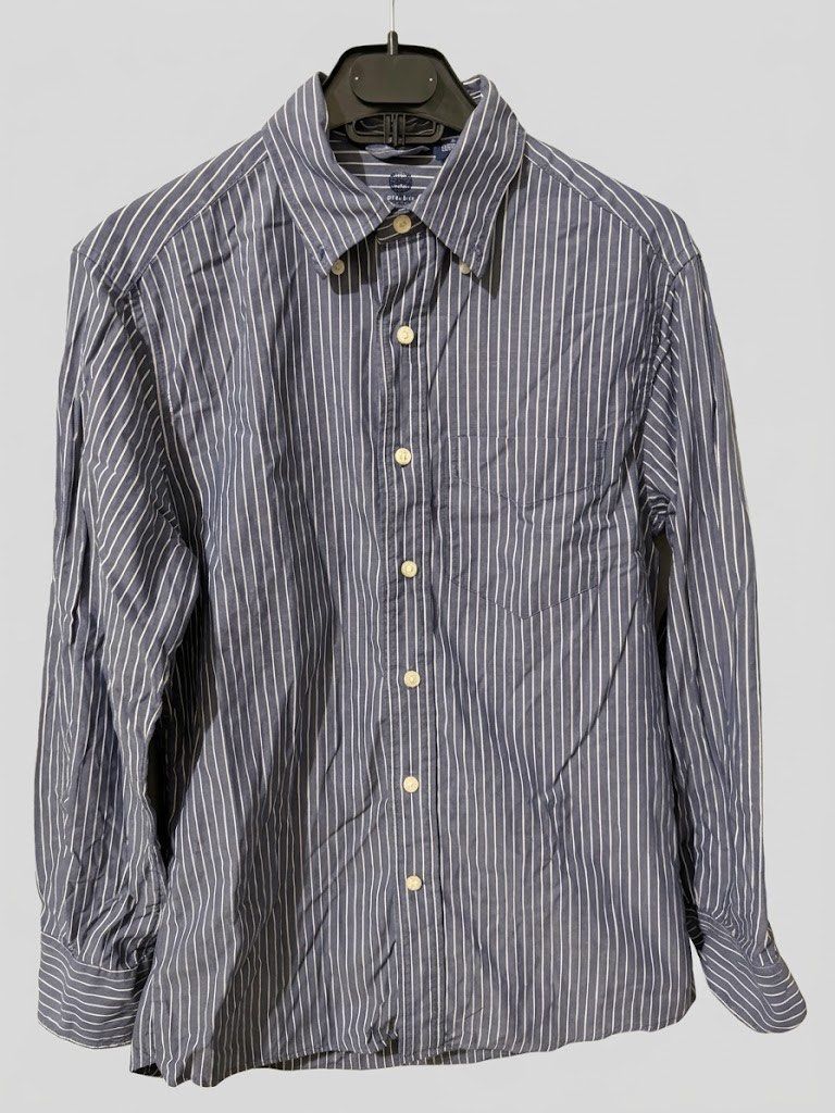 Gap Oxford Longsleeves (Category: Formal Shirts) located in Quezon City. Submitted by jindori._. (Listing ID 1468736499, Image 1). Description: Dimensions (Widthxlength): 19 x27 Color Rate: 10/10 Need Wash Color may vary due to lighting Ship out every weekends.