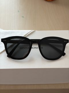 (Category: ) located in . Submitted by closet_clearout_ (Listing ID 1468791151, Image 1). Description: .