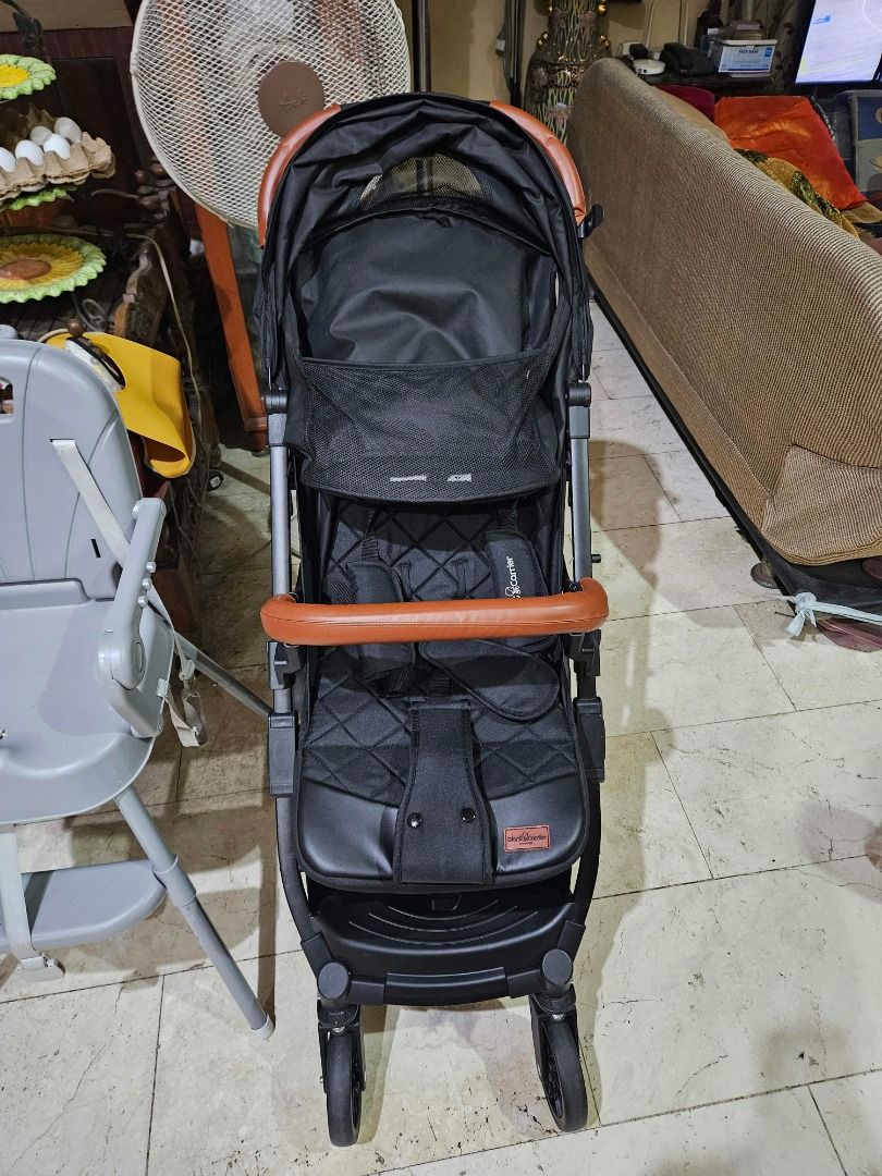 Giant Carrier Xenvo 2-in-1 Stroller (Category: Strollers) located in Quezon City. Submitted by jeffdec (Listing ID 1468736307, Image 3). Description: You can access this link to see the specifications of this stroller - https://www.edamama.ph/shop/product/giant-carrier-stroller-xenvo-2in1-1760167072776?srsltid=AU7gw4UEgN3QKDVpvK3b__3EWE4SvB_4yqmxR7VEdTX-hEH6j9oHCZiP Purchased around July 2025 RFS: Not being used anymore and we will be shifting to
