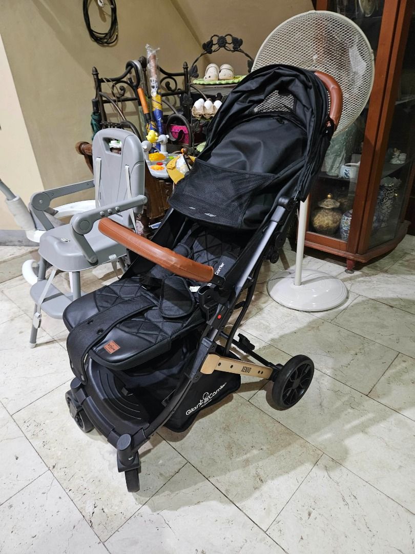 Giant Carrier Xenvo 2-in-1 Stroller (Category: Strollers) located in Quezon City. Submitted by jeffdec (Listing ID 1468736307, Image 1). Description: You can access this link to see the specifications of this stroller - https://www.edamama.ph/shop/product/giant-carrier-stroller-xenvo-2in1-1760167072776?srsltid=AU7gw4UEgN3QKDVpvK3b__3EWE4SvB_4yqmxR7VEdTX-hEH6j9oHCZiP Purchased around July 2025 RFS: Not being used anymore and we will be shifting to