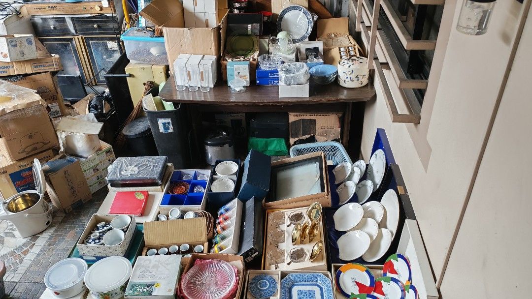 Gift sets brand new (Category: Other Kitchenware & Tableware) located in Quezon City. Submitted by fairviewlady11 (Listing ID 1468783653, Image 2). Description: takes all gift sets all new.