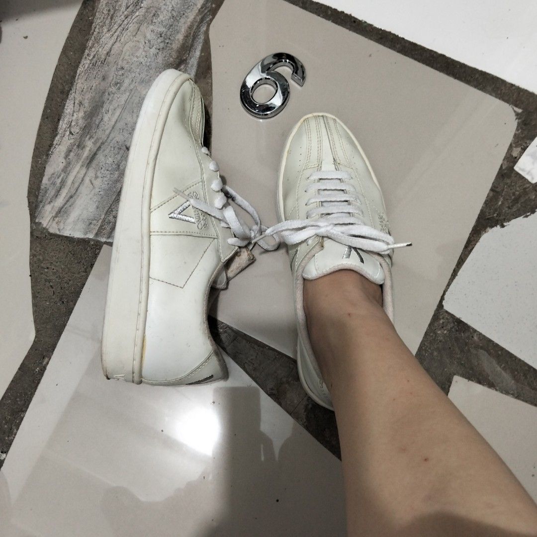 Giovanni Valentino (Category: Sneakers) located in El Salvador. Submitted by francheskaukayukay (Listing ID 1468763968, Image 2). Description: .
