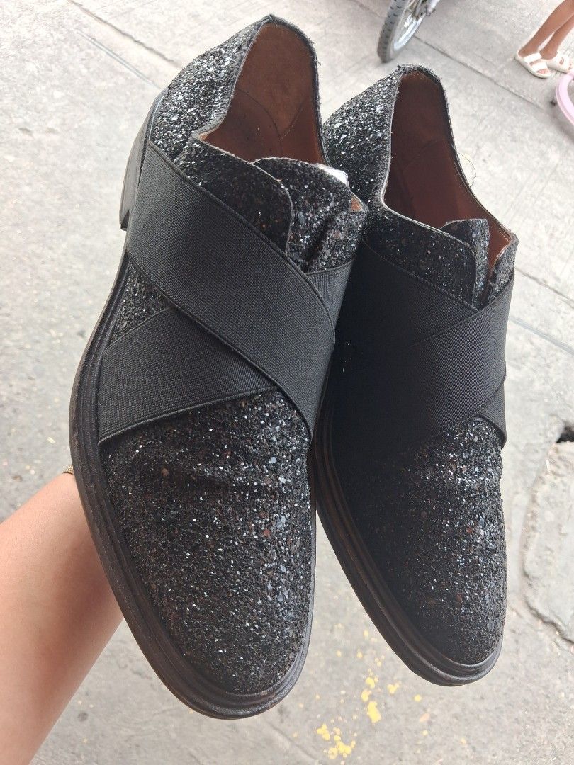 Givenchy (Category: Sneakers & Footwear) located in Koronadal. Submitted by glai1992 (Listing ID 1468806574, Image 3). Description: .