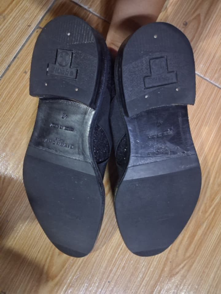 Givenchy (Category: Casual Shoes) located in Koronadal. Submitted by glads08089 (Listing ID 1468836607, Image 3). Description: givenchy black glitter flats elastic loafers size 42 coded.