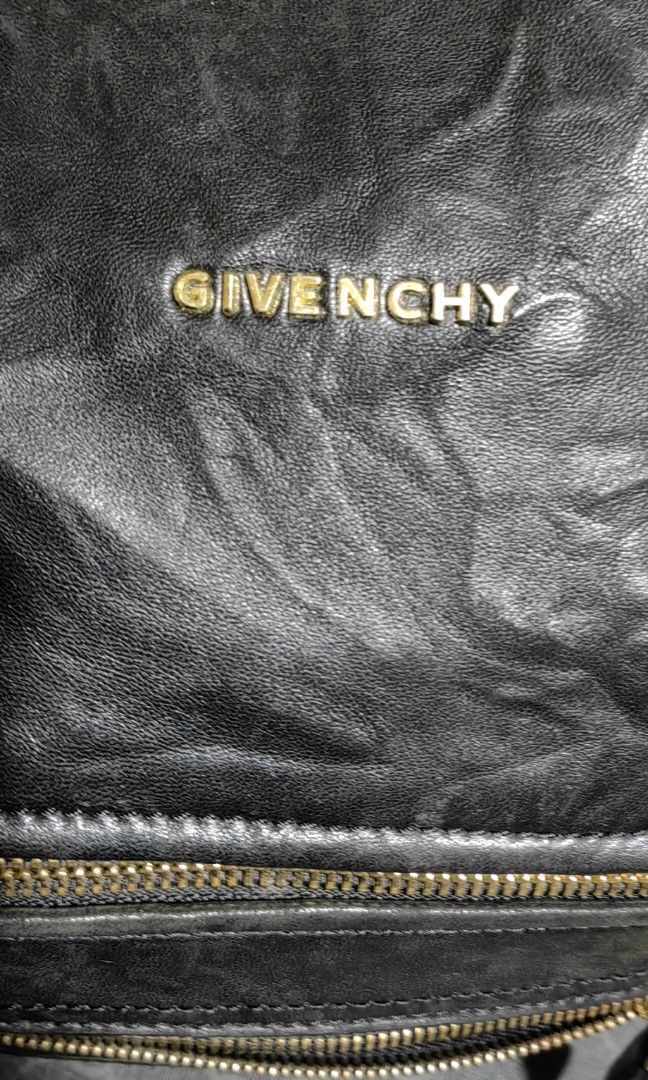 Givnchy Pandora (Category: Shoulder Bags) located in Bacolod City. Submitted by darriebags88 (Listing ID 1468775120, Image 3). Description: no sling no flaw. large.