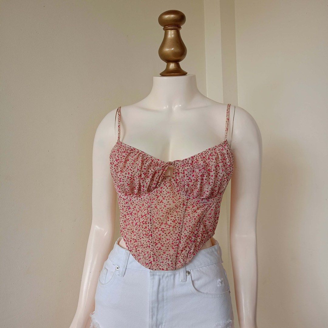 Glassons floral corset top (Category: Others Tops) located in Barugo. Submitted by green.trendsetter (Listing ID 1468733252, Image 1). Description: AUSSIE PRELOVED FINDS Australian brand tops. Shop your next wardrobe favourite at a preloved price! 📌 SHOP REMINDERS — PLEASE READ BEFORE BUYING ❌ NO CANCELLATION once your order is confirmed. ❌ NO FUSSY BUYERS — please read the details and check all photos before buying. ❌ NO RETURN / NO EXCHANGE. ❌