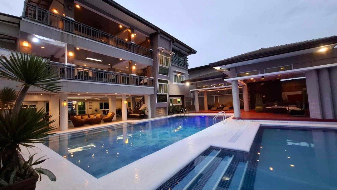 Gotspring Resort in Laguna (Category: Vacation Rentals) located in Pasig City. Submitted by rosalietandob1 (Listing ID 1468927400, Image 2). Description: SYDNEY HOTSPRING RESORT 📌Located at Laguna Hills Subdivision Brgy. Pansol Calamba Laguna For more information please pm me or Text / call 09178314115 AMENITIES and INCLUSIONS 5 bedrooms 🏊1 Adult Pool (3ft to 6ft depth) 🏊1 Kiddie Pool(3ft depth) 🏊‍♀️Jacuzzi(With Extra Charge 1k per hour) 🛌5 
