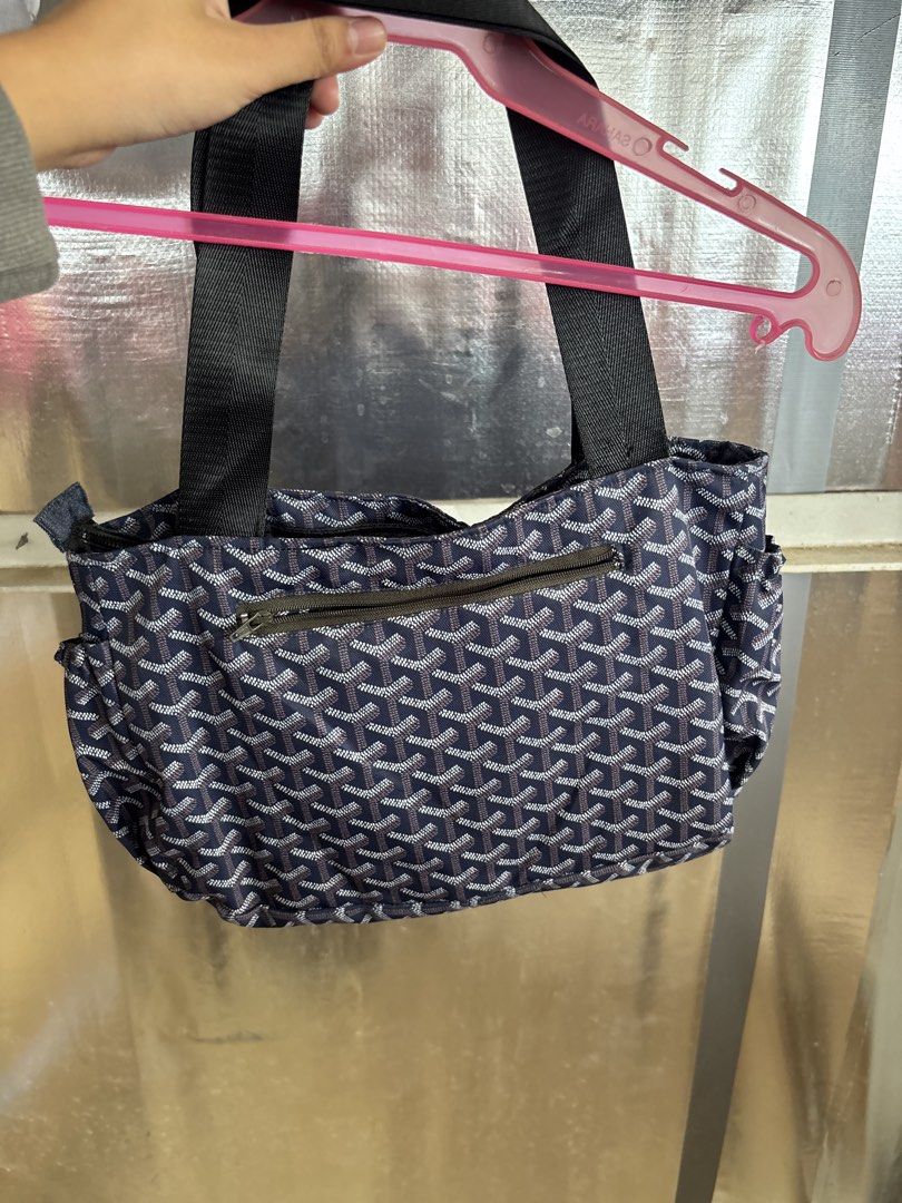 Goyard Bag (Category: Shoulder Bags) located in Puerto Princesa. Submitted by 18arc (Listing ID 1468713977, Image 2). Description: Goyard Bag for Hook up Need wash.