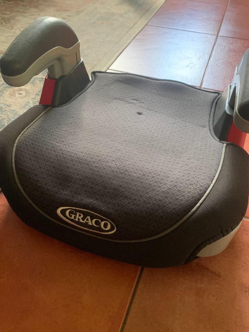 Graco Backless Booster Seat for Kids (Category: Car Seats) located in Quezon City. Submitted by armicg (Listing ID 1468722925, Image 1). Description: - Authentic Graco backless booster seat in black and grey - Padded fabric cover with stylish grey piping for extra comfort - Dual armrests and red belt guides on both sides for secure positioning - Safe, sturdy, and reliable option for growing children - Clean and ready to use, showing only light we