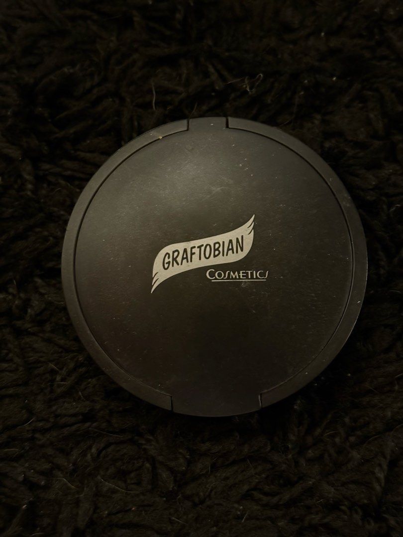 Graftobian HD Pressed Powder Compacts (Category: Makeup) located in Peñablanca. Submitted by declutterduchessstudio (Listing ID 1468924747, Image 2). Description: Set of 2 Graftobian professional pressed powder compacts Sleek black compact cases with built-in mirrors Lightly used, powder surface texture mostly intact Ideal for professional makeup artists or everyday use.