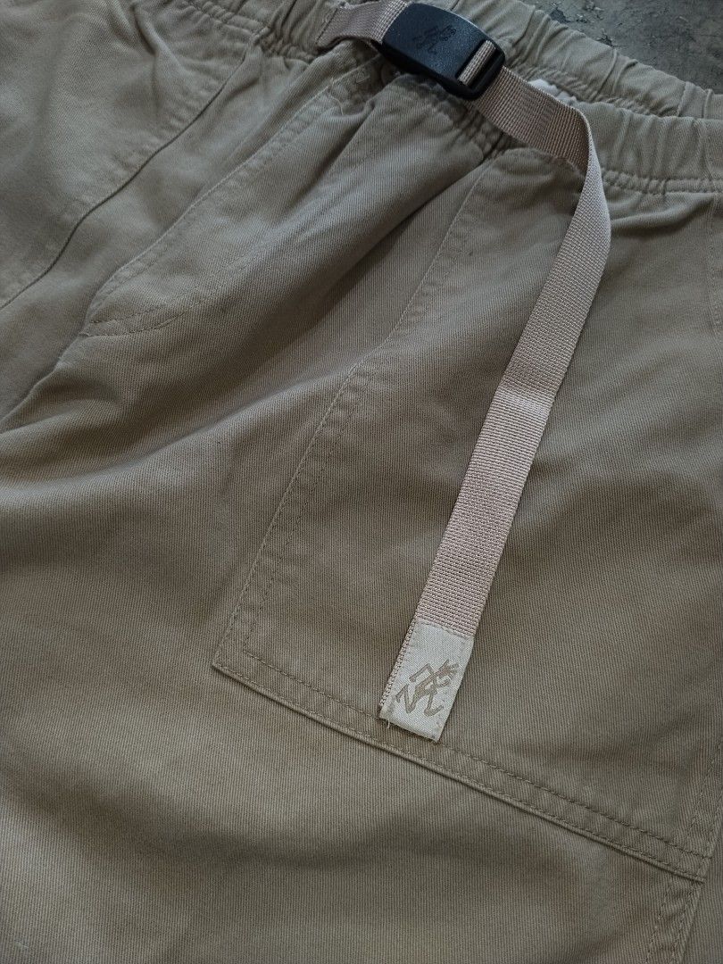 Gramicci Crop Fit Tapered Pants (Category: Jeans) located in Taytay. Submitted by the_vtg_pop-up (Listing ID 1468809830, Image 2). Description: .