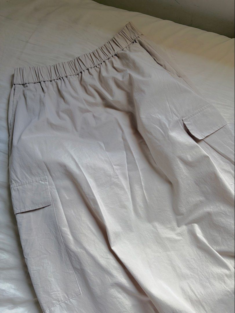 Gray bubble cargo parachute a-line long skirt (Category: Skirts) located in Lucena. Submitted by outfyndbyia_07123 (Listing ID 1468852285, Image 2). Description: See photos for dimension *Model when worn for reference only;not actual the actual item*.