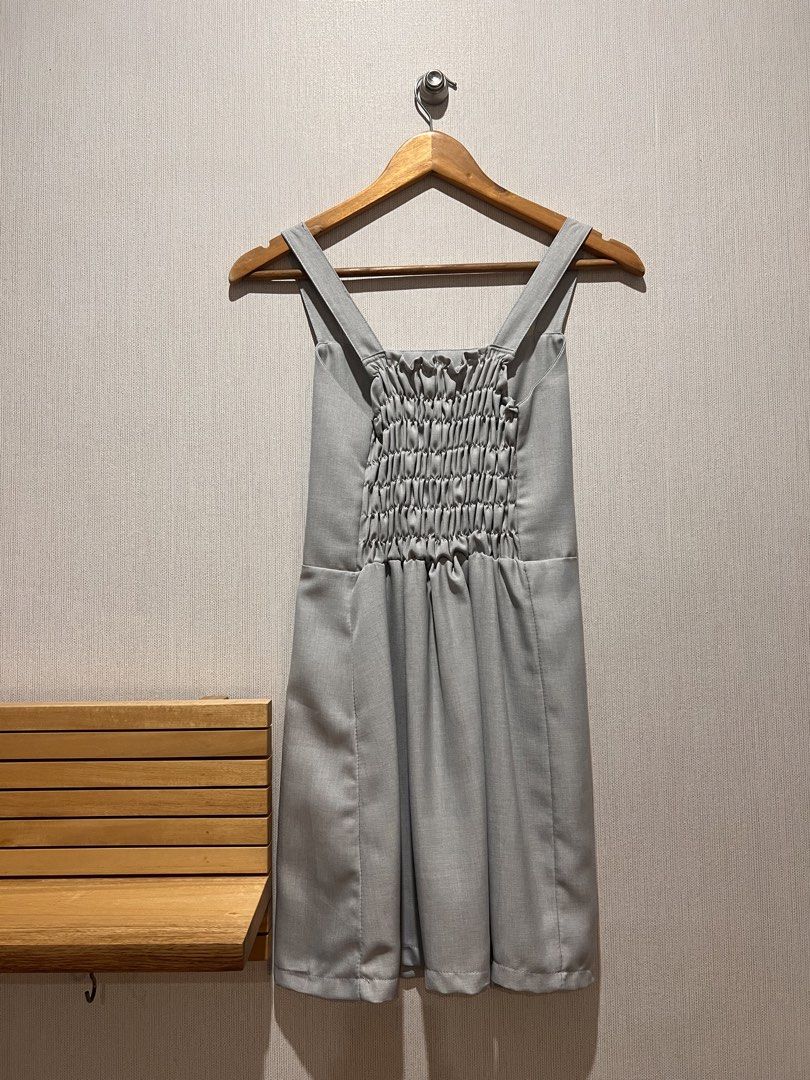 Gray Square Neck Mini Dress (Category: Dresses) located in Manila. Submitted by preloved_items122 (Listing ID 1468794893, Image 2). Description: .