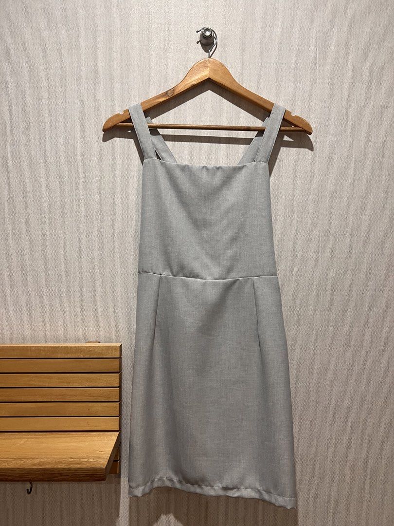 Gray Square Neck Mini Dress (Category: Dresses) located in Manila. Submitted by preloved_items122 (Listing ID 1468794893, Image 1). Description: .
