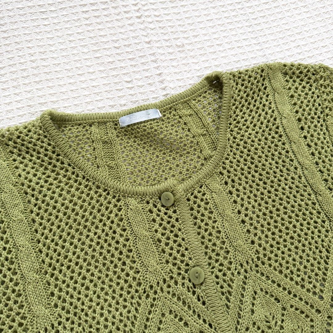green crochet top (Category: Blouses) located in Cabanatuan. Submitted by brokegirlwholovesclothes (Listing ID 1468738814, Image 2). Description: - best fits size S-M - perf for cover up! .