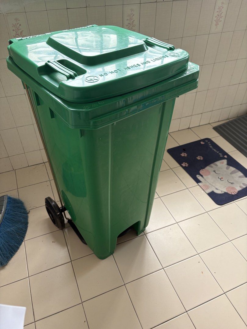 Green Outdoor Wheelie Bin with Wheels and Lid, Furniture & Home Living ...