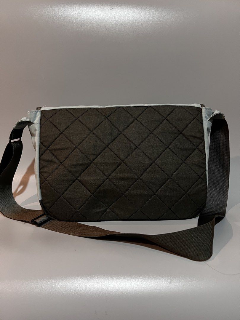 Gregory messenger bag (Category: Belt bags, Clutches and Pouches) located in Davao. Submitted by triple_t_thrift (Listing ID 1468871739, Image 2). Description: .