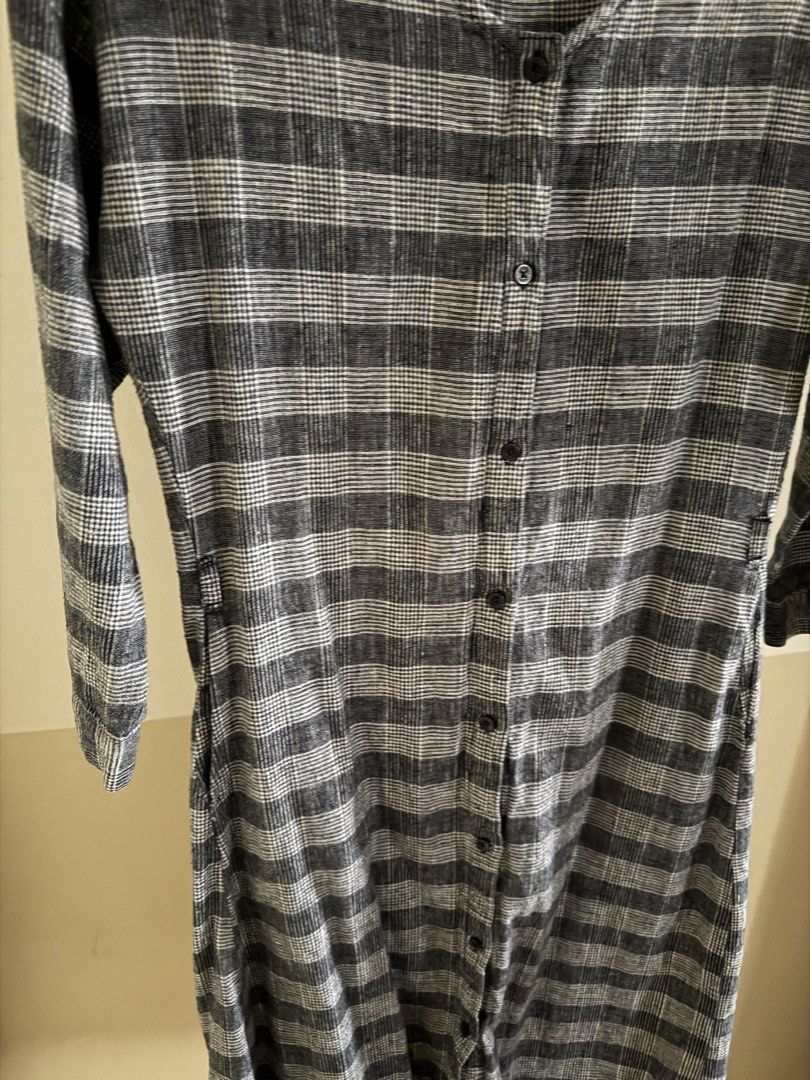 Grey plaid button-down long sleeve midi dress (Category: Dresses) located in Manila. Submitted by jay_bee888 (Listing ID 1468730121, Image 2). Description: - Classic grey and black plaid pattern - Fit up to bust 36, waist 30, length 38 inches - Non stretch Fabric - 3/4 sleeves and button-down front placket .