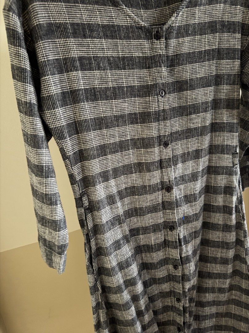 Grey plaid button-down long sleeve midi dress (Category: Dresses) located in Manila. Submitted by jay_bee888 (Listing ID 1468730121, Image 3). Description: - Classic grey and black plaid pattern - Fit up to bust 36, waist 30, length 38 inches - Non stretch Fabric - 3/4 sleeves and button-down front placket .