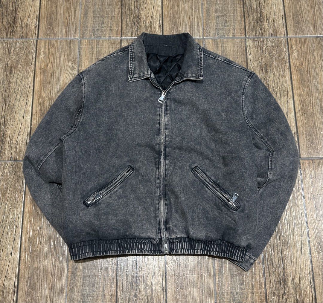 GREY WORKWEAR JACKET (Category: Coats, Jackets and Outerwear) located in Manila. Submitted by urban-vintage_2 (Listing ID 1468859880, Image 1). Description: ISSUE: NONE (NEED WASH) MOP :GCASH (NO COD) SHIP VIA: LALAMOVE & J&T LOCATION: PASIG CITY LENGTH: 25 WIDTH : 25.