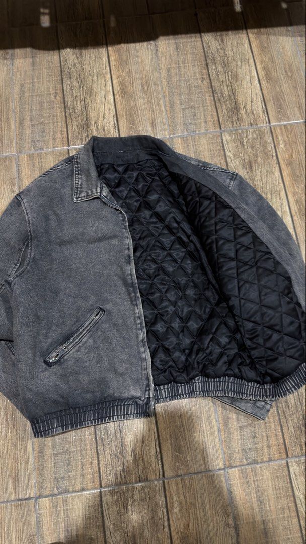 GREY WORKWEAR JACKET (Category: Coats, Jackets and Outerwear) located in Manila. Submitted by urban.vintage (Listing ID 1468869693, Image 3). Description: ISSUE: NONE (NEED WASH) MOP :GCASH (NO COD) SHIP VIA: LALAMOVE & J&T LOCATION: PASIG CITY LENGTH: 25 WIDTH : 25 .